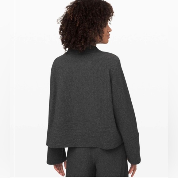 Lululemon Retreat Yourself Pullover, Heathered Graphite Grey, like new worn once - Picture 2 of 4